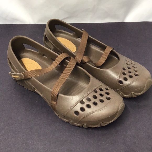 Sz 7 Skechers brown poolside or beach waterproof with velcro ribbons comfy! - Picture 12 of 12